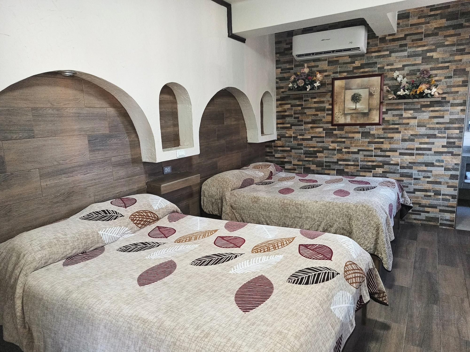 Varios Hotel Baeza