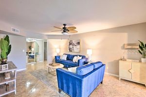 Paquete - Naples Condo w/ Enclosed Balcony & Lake Views!