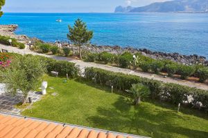 Alquiler Vacacional - Villa with direct sea access near Palermo