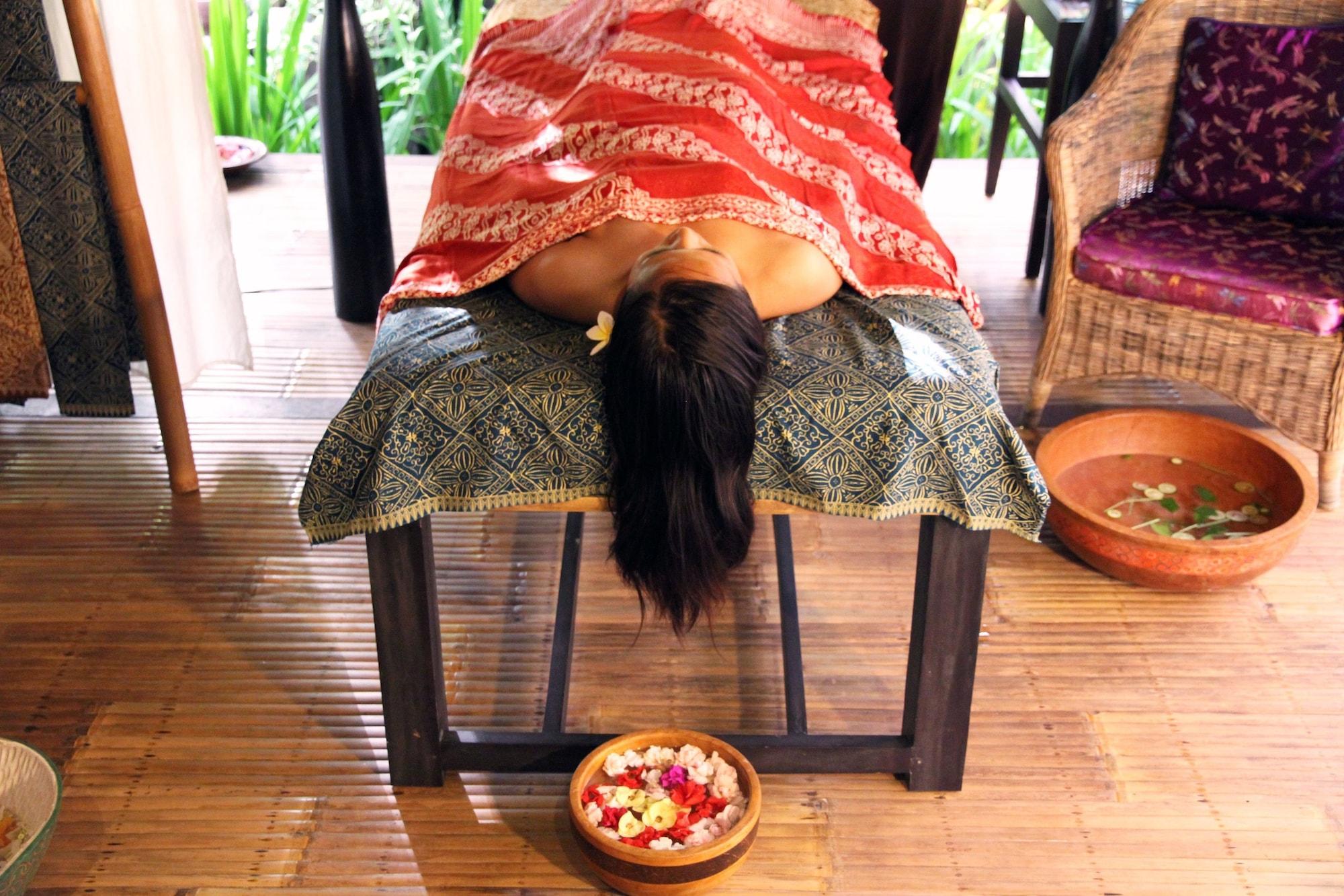 Spa Cili Emas Oceanside Resort