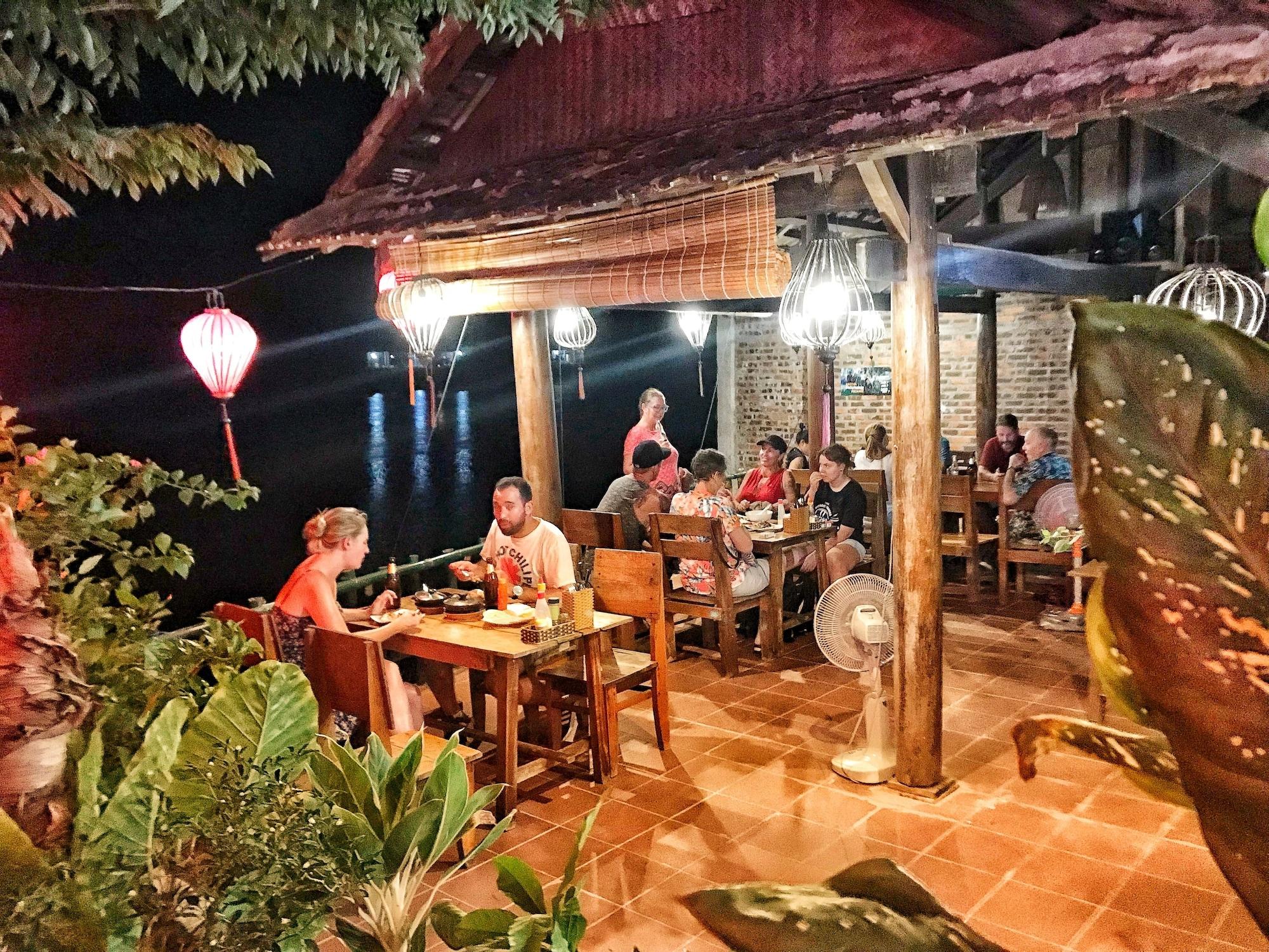 Vista Exterior Phong Nha Coco House