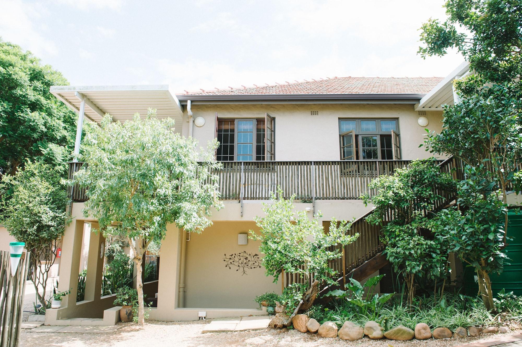 Varios Mackaya Bella Guest House