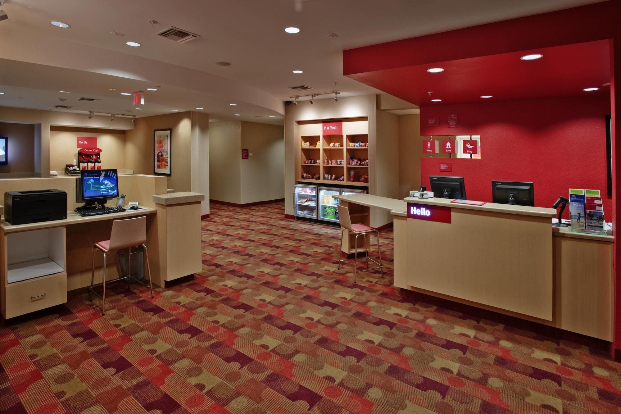 Vista Lobby TownePlace Suites by Marriott Panama City