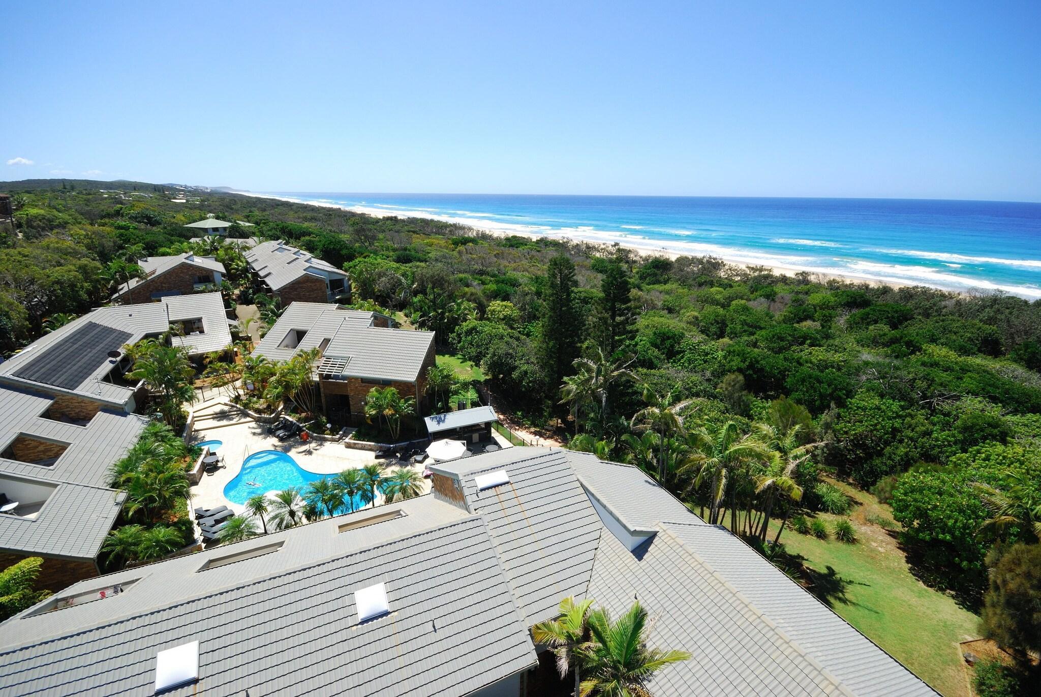 Vista Exterior Glen Eden Beach Resort