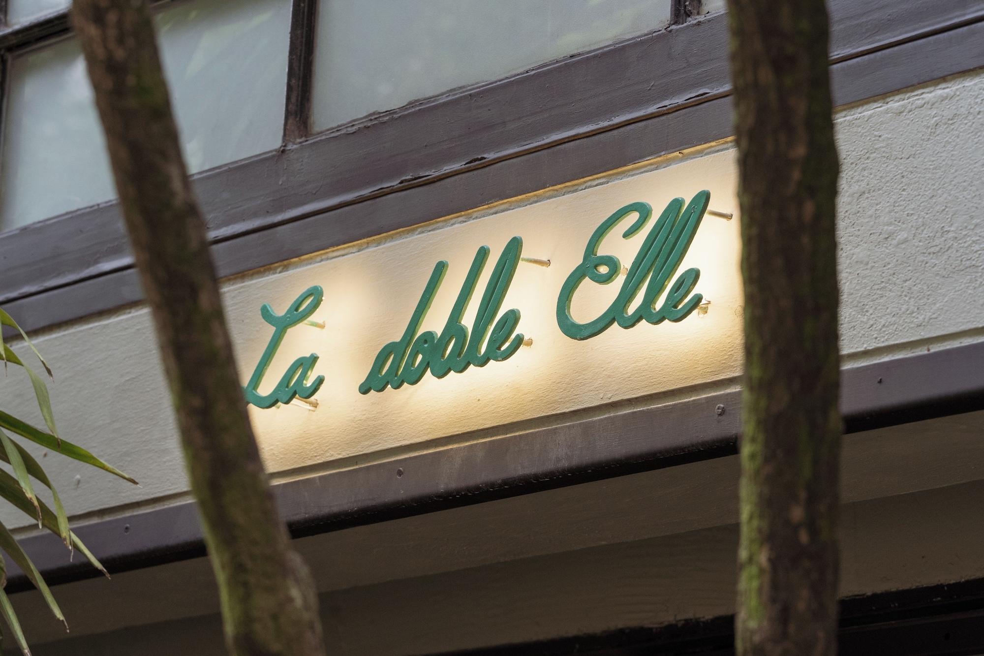 Vista Exterior La Doble Ele Boutique