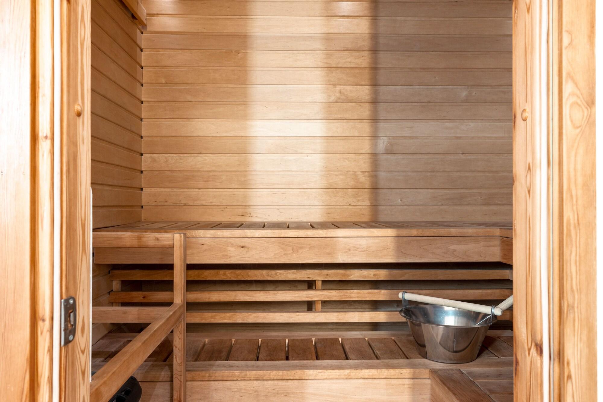 Spa 2ndhomes Deluxe 2BR Apt w Sauna&Balcony