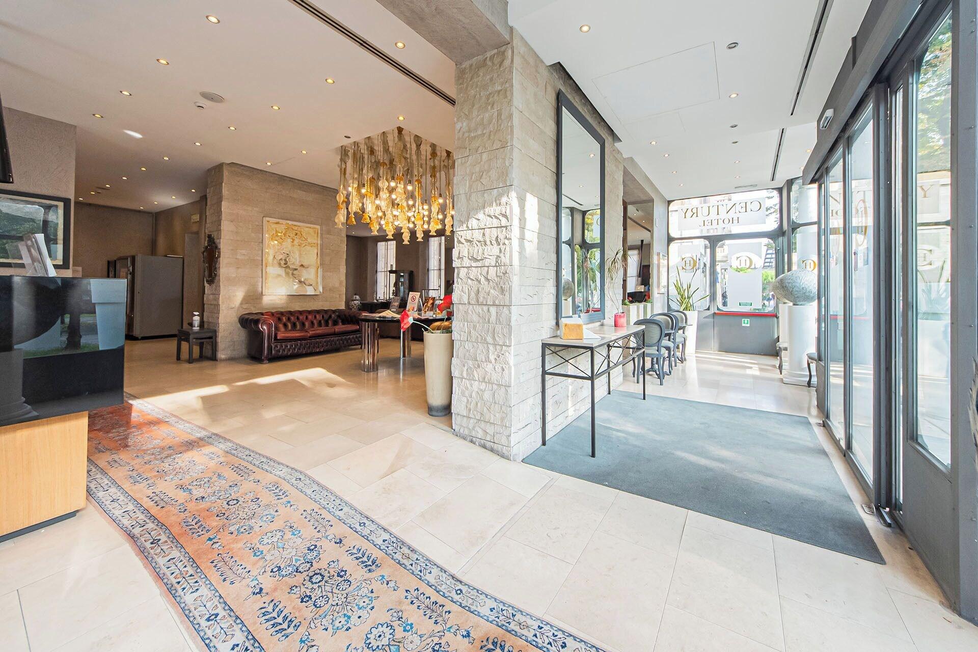 Vista Lobby Century Hotel