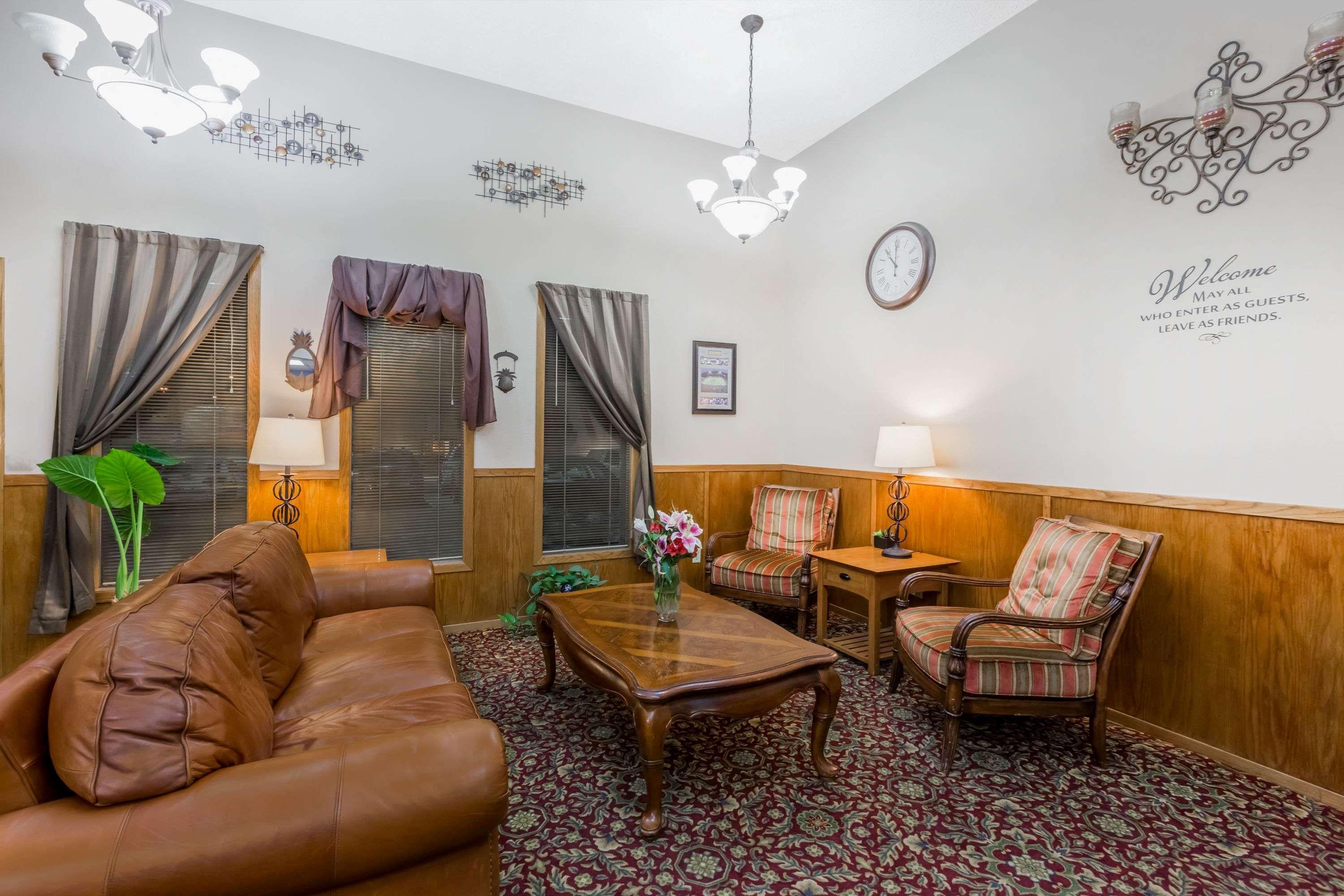 Vista Lobby Super 8 by Wyndham Manhattan KS