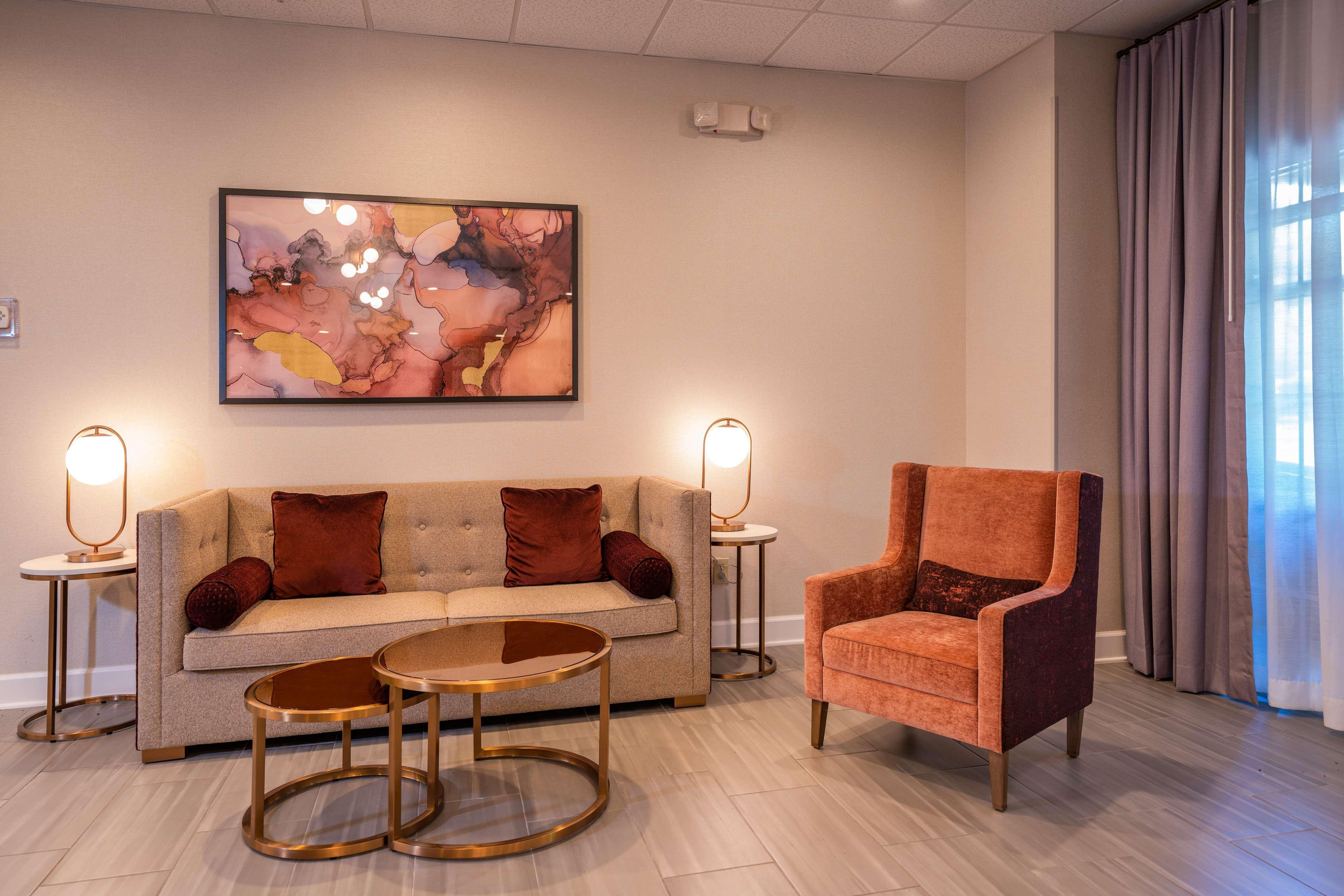 Vista Lobby Homewood Suites by Hilton Birmingham-SW-Riverchase-Galleria