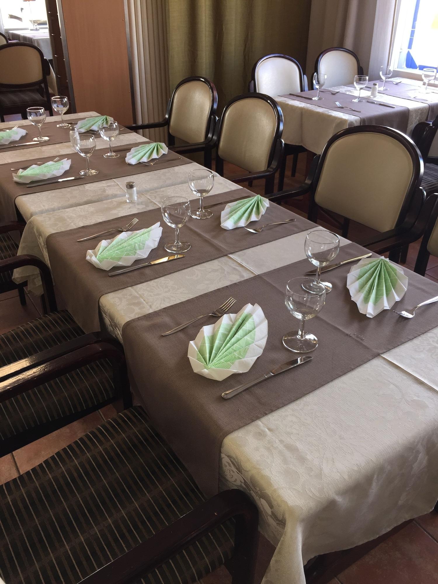 Bar/Salón Hotel Aakenus