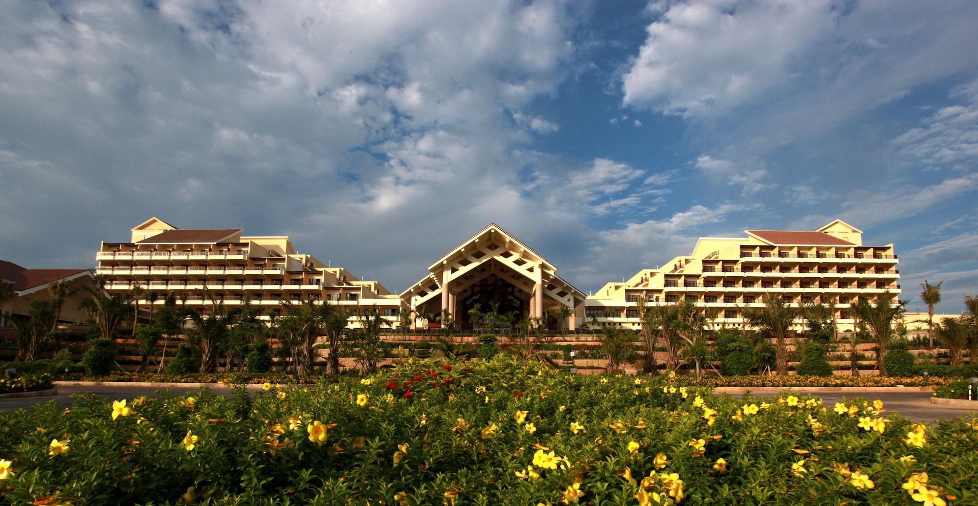 Vista Exterior Crowne Plaza Danang by IHG