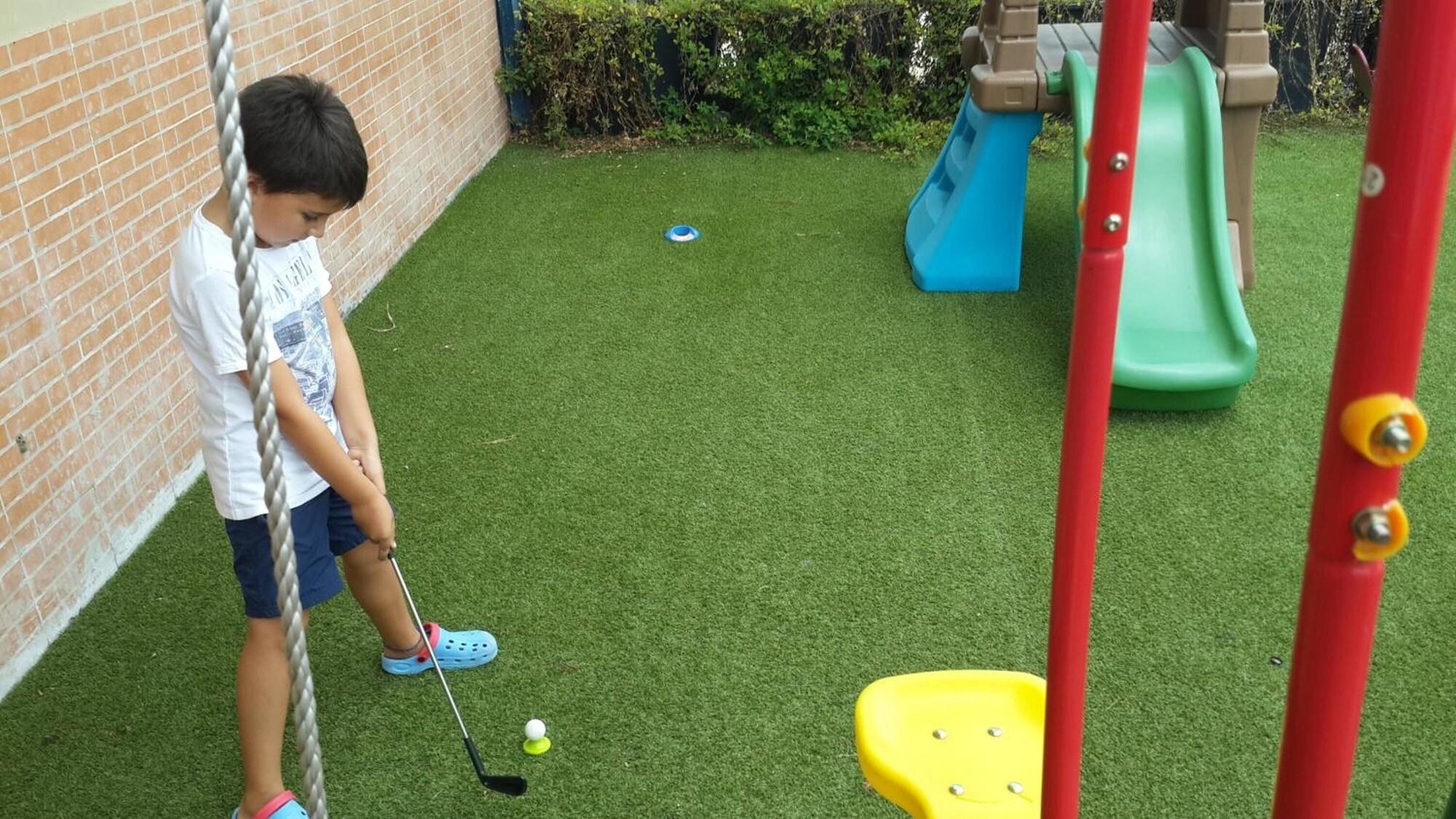 Campo de Golf Express Inn Coronado Hotel & Camping
