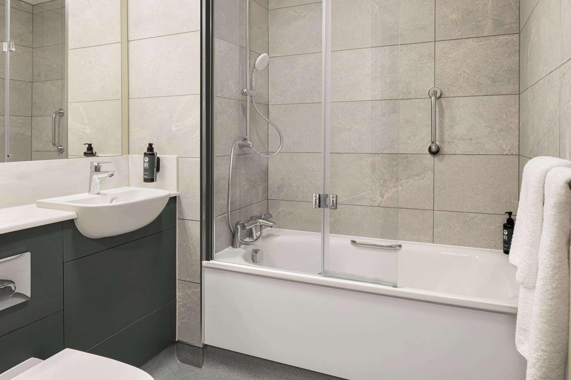 Equipamiento de Habitación Days Inn by Wyndham Chesterfield Tibshelf