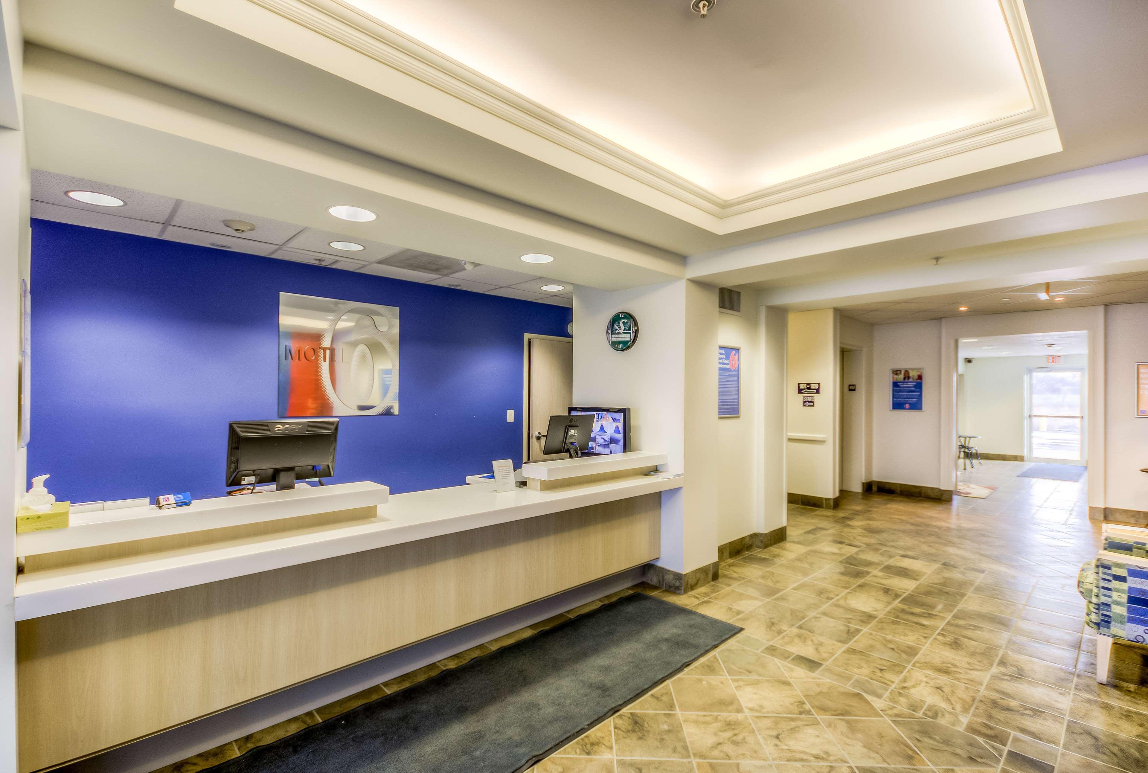 Vista Lobby Motel 6 Estevan, SK