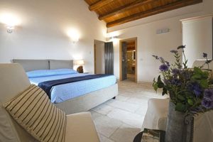 Alquiler Vacacional - Villa Santata, a newly build retreat with the pool and spectacular hills view.