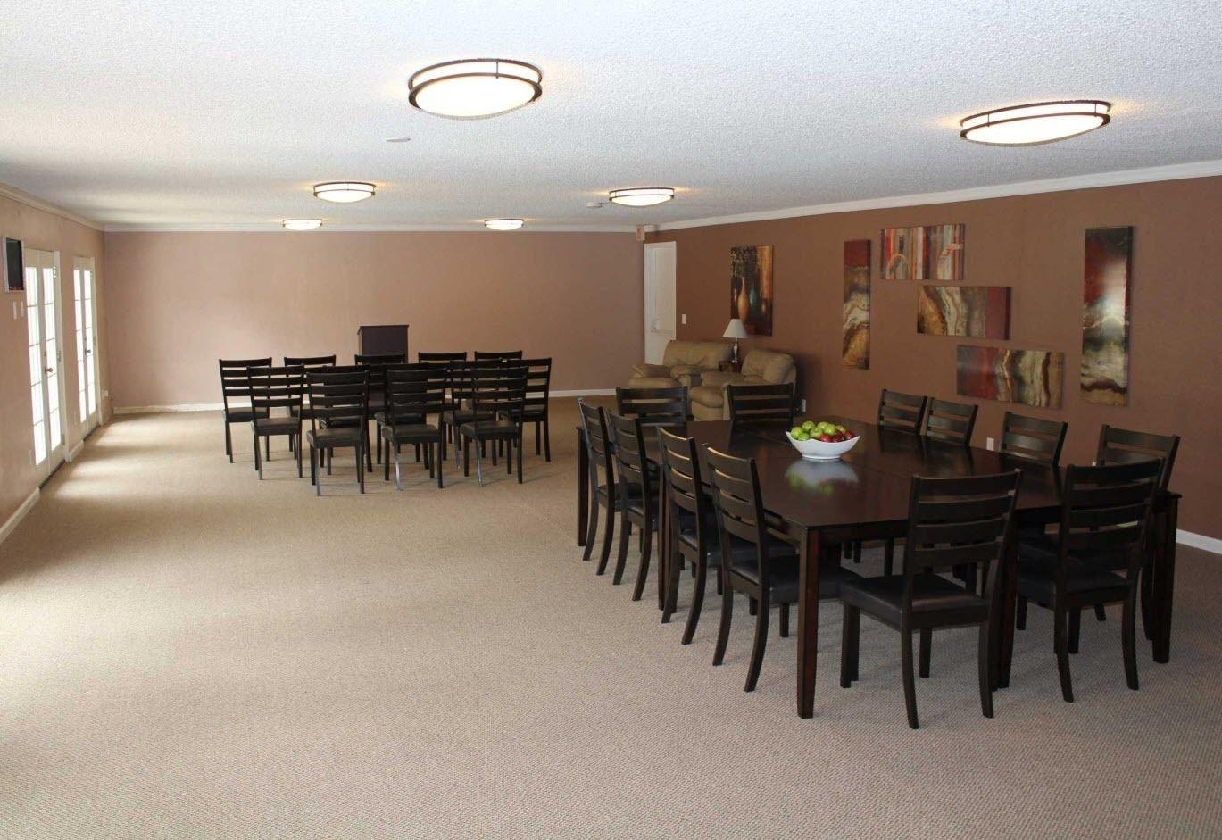 Sala de Reuniones California Suites Hotel