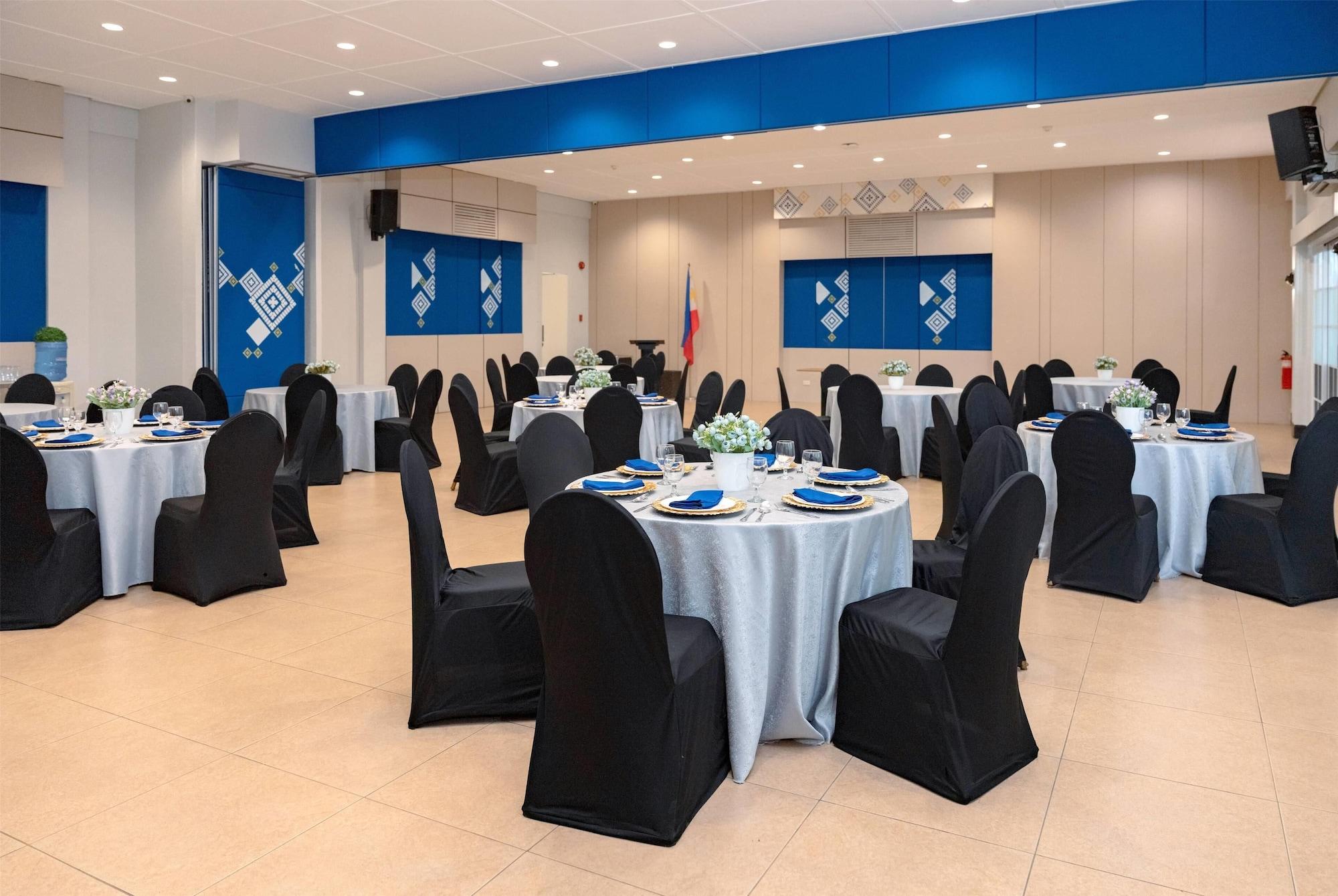 Sala de Reuniones Microtel by Wyndham Davao