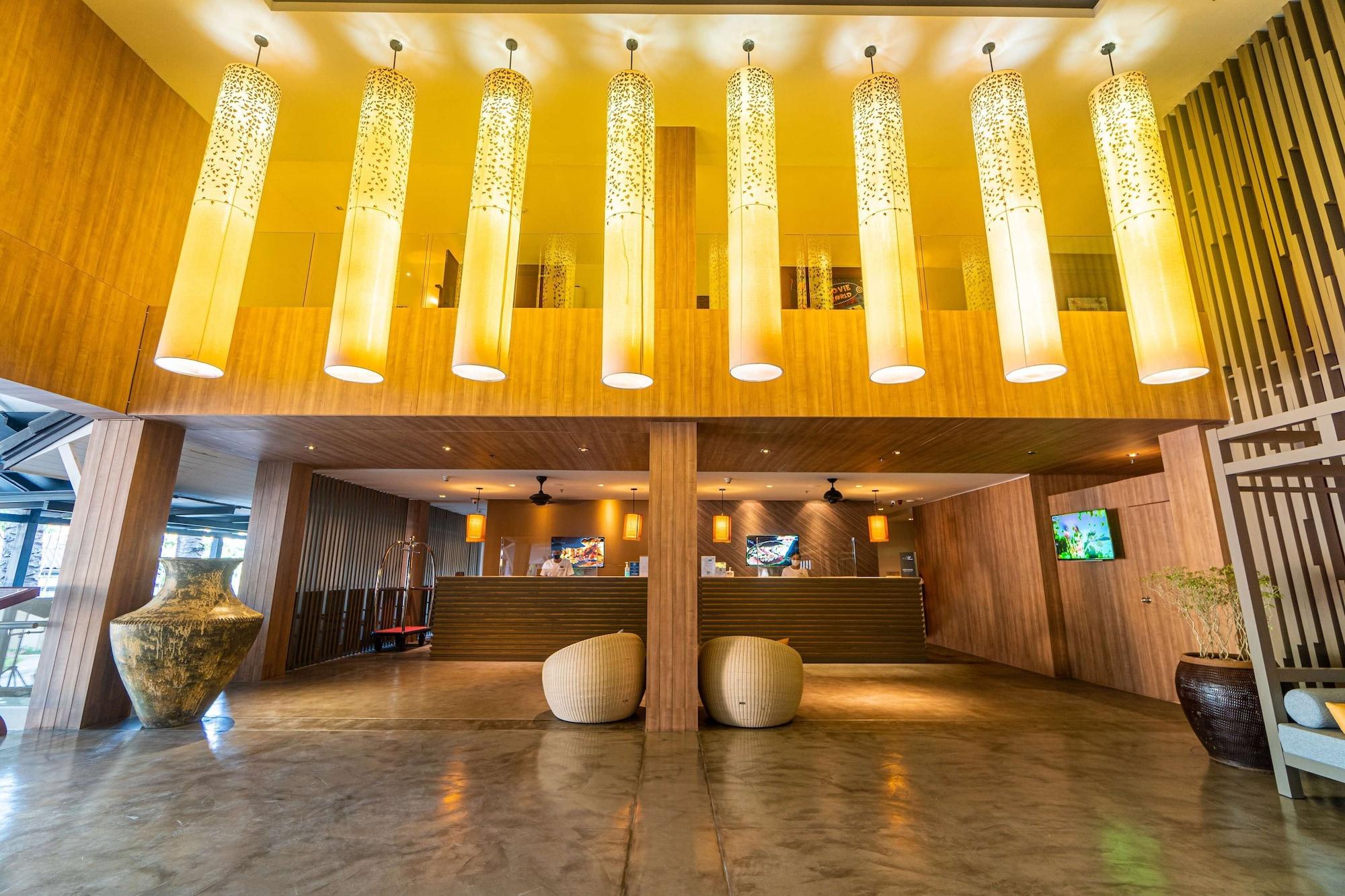 Vista Lobby Radisson Resort and Suites Phuket