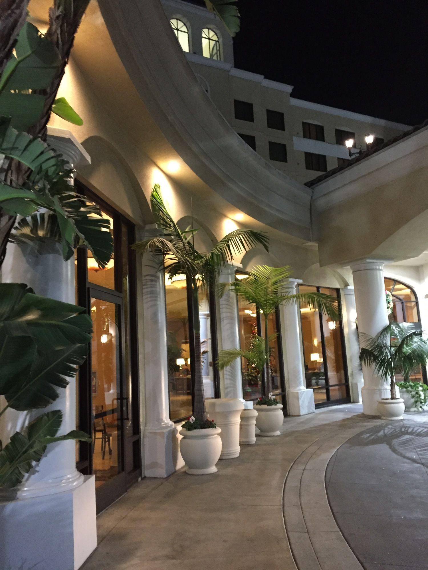 Vista da fachada DoubleTree Suites by Hilton Anaheim Rsrt - Conv Cntr
