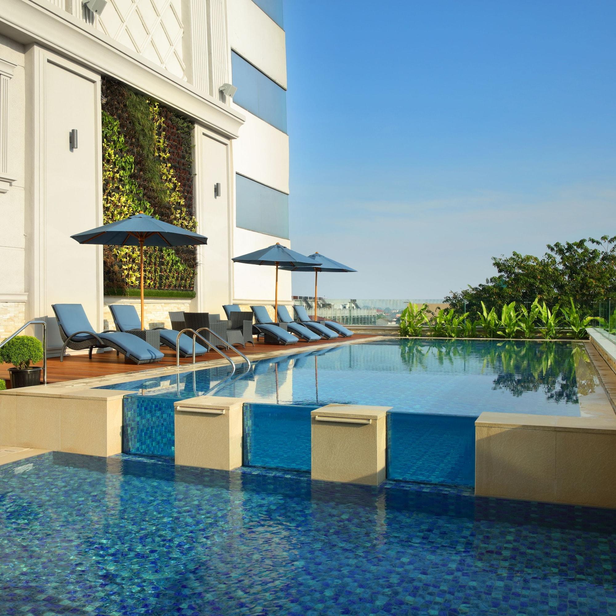 Vista Piscina Four Points by Sheraton Medan
