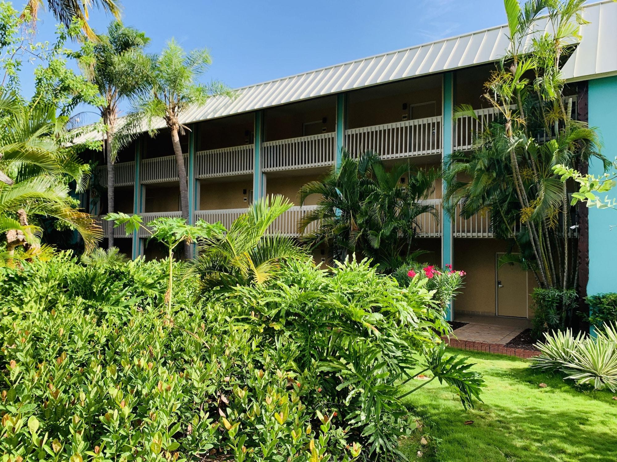 Vista Exterior Emerald Beach Resort