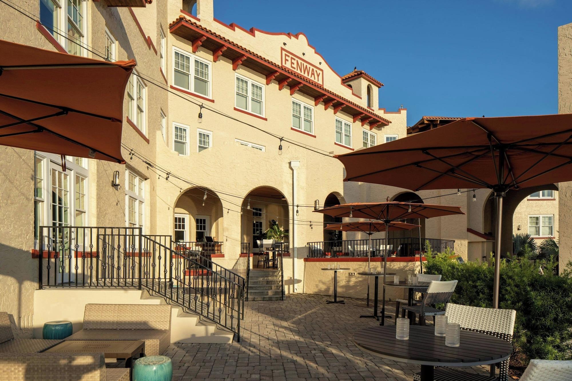 Restaurant Fenway Hotel Autograph Collection