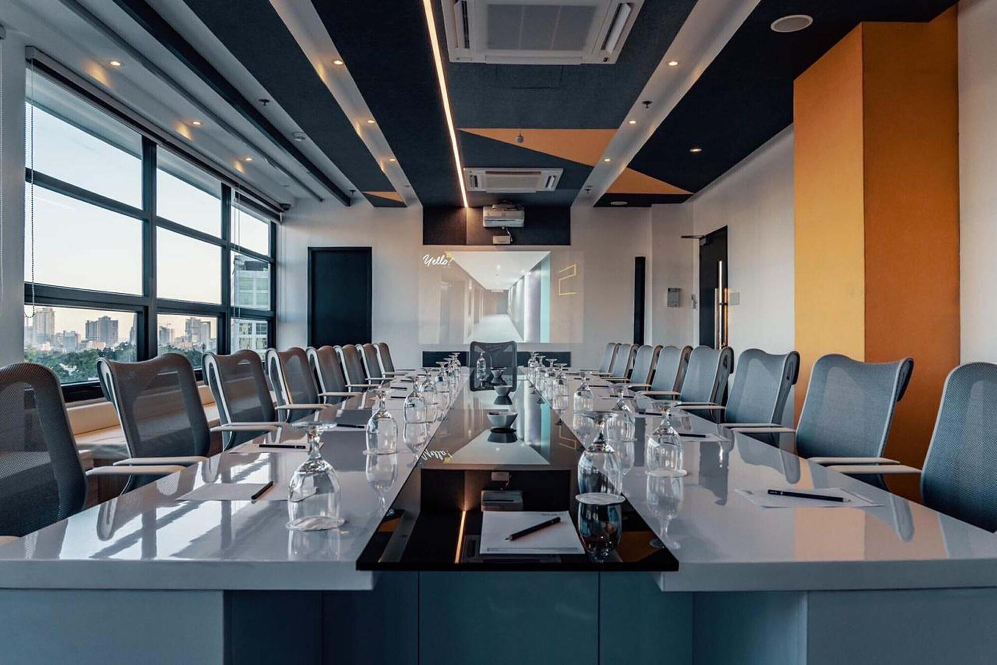 Sala de Reuniones Yello! Hotel