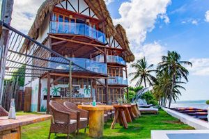 Alojamiento - AMĀRA BEACH ECO HOTEL