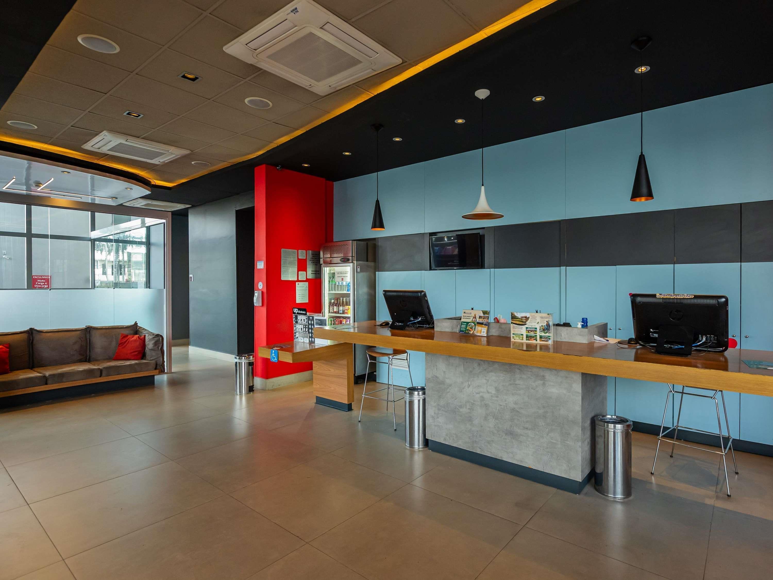 Vista Lobby Ibis Guaratingueta Aparecida - Próximo ao Circuito da Fé e Frei Galvão