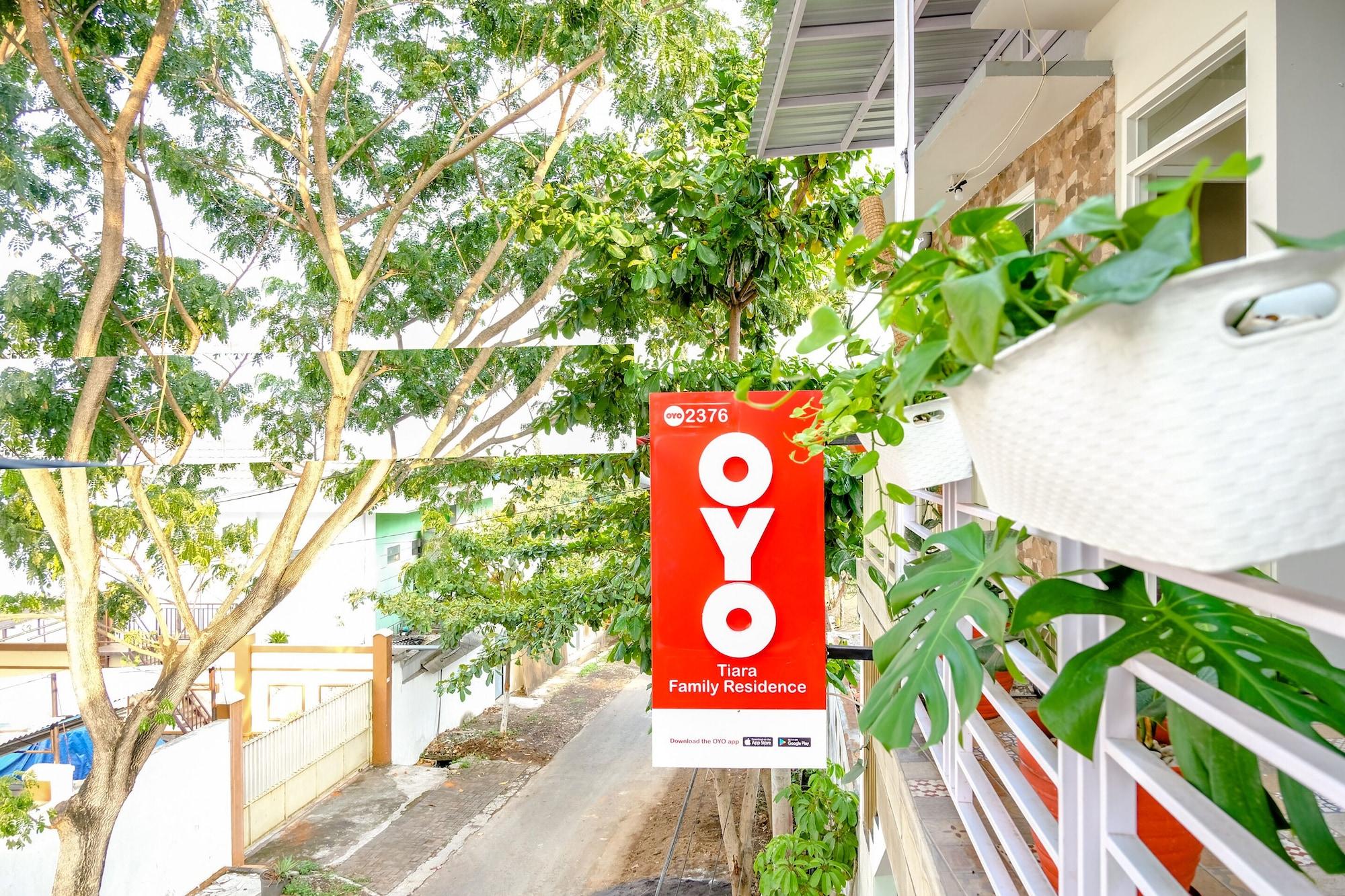Vista Exterior OYO 2376 Tiara Residence Syariah