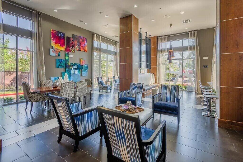 Vista do lobby Dream Suites Dallas