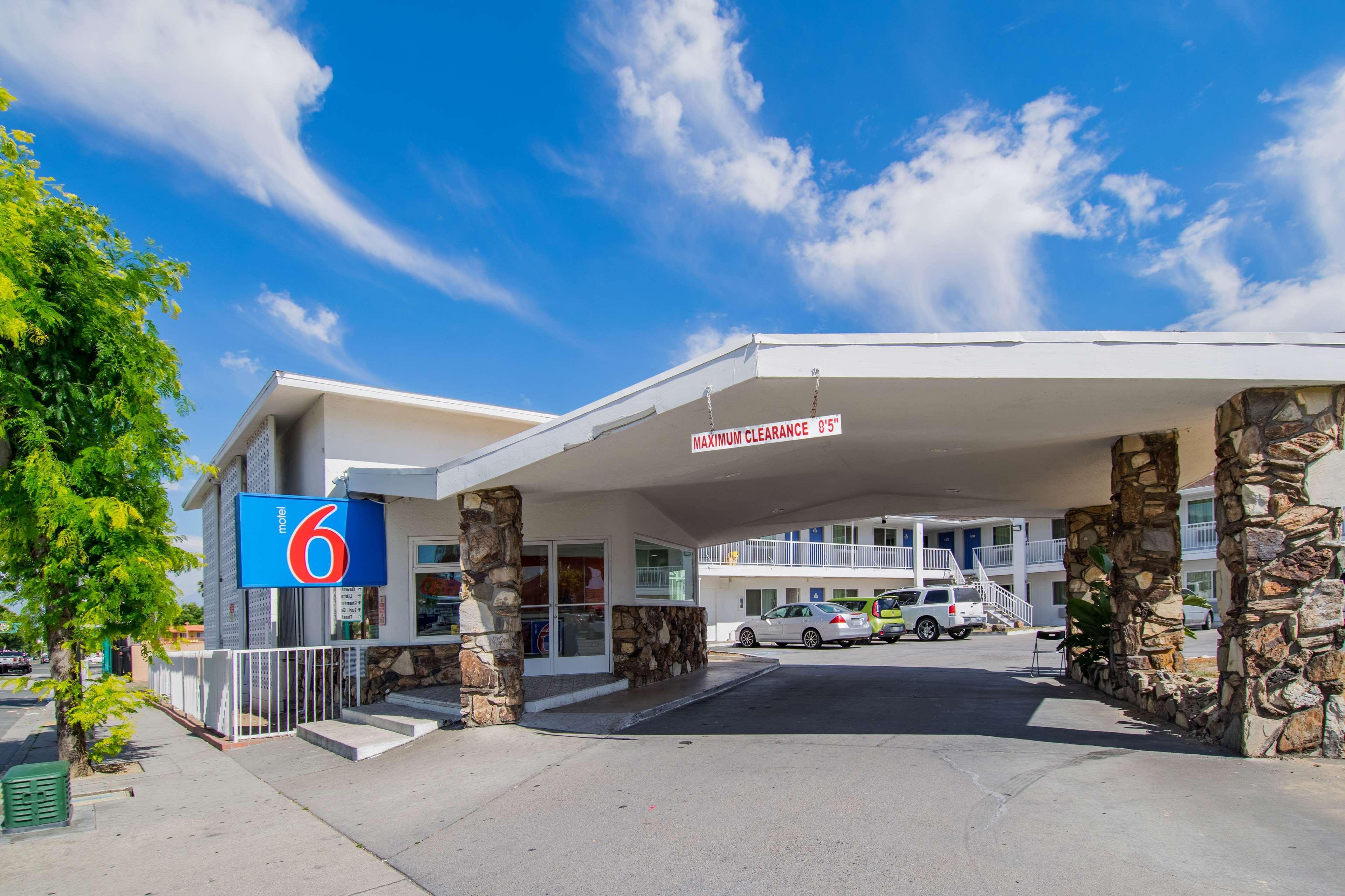 Varios Motel 6 San Bernardino, CA - Downtown