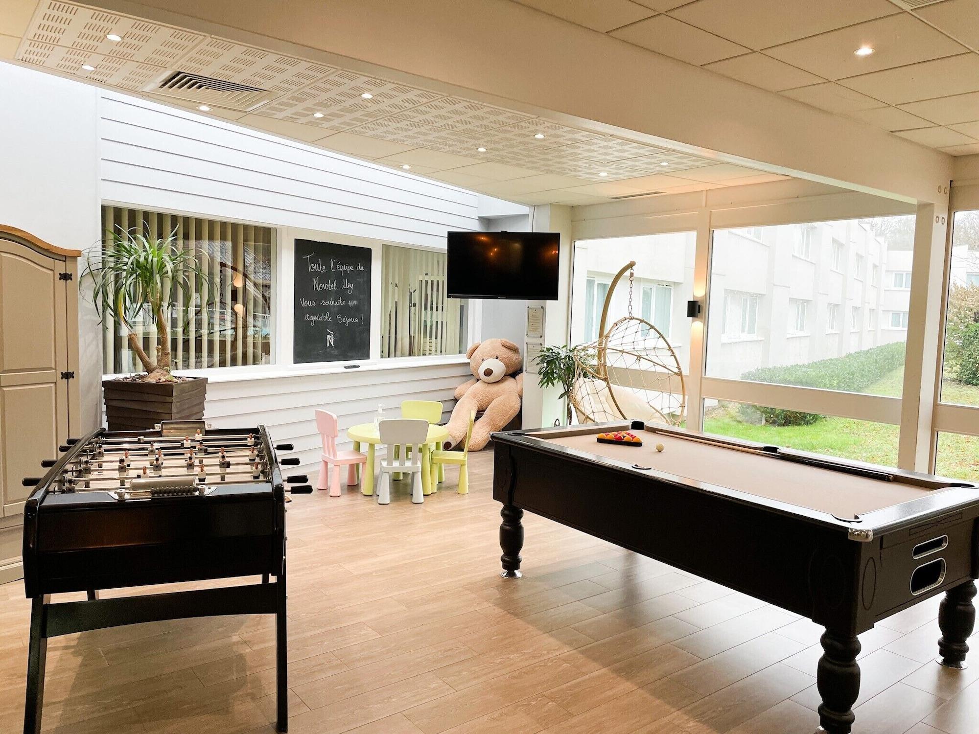 Vista Lobby Novotel Fontainebleau Ury