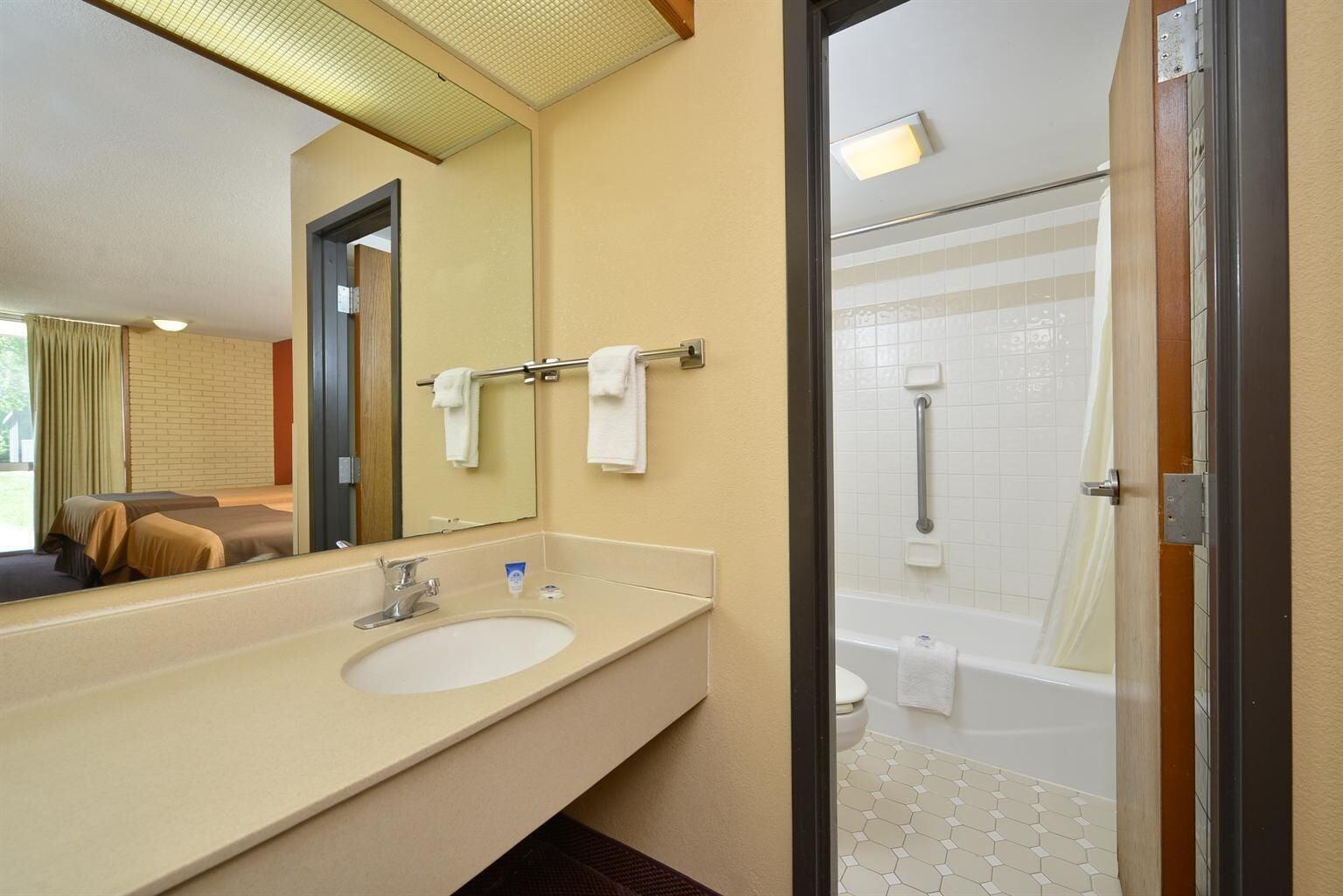 Equipamiento de Habitación Americas Best Value Inn Collinsville St. Louis