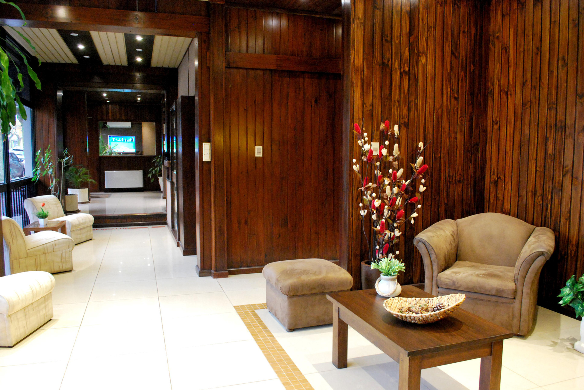 Vista Lobby Hotel Leoncia