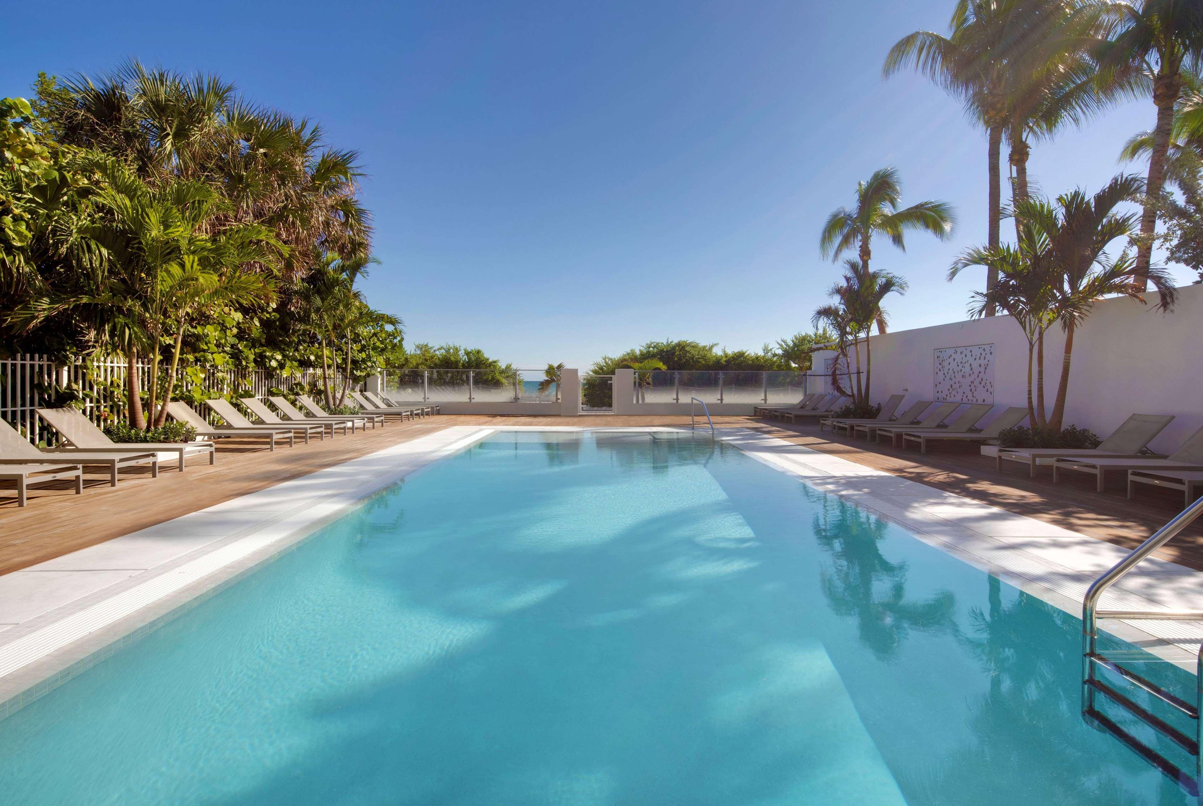 Vista Piscina MB Hotel, Trademark Collection by Wyndham
