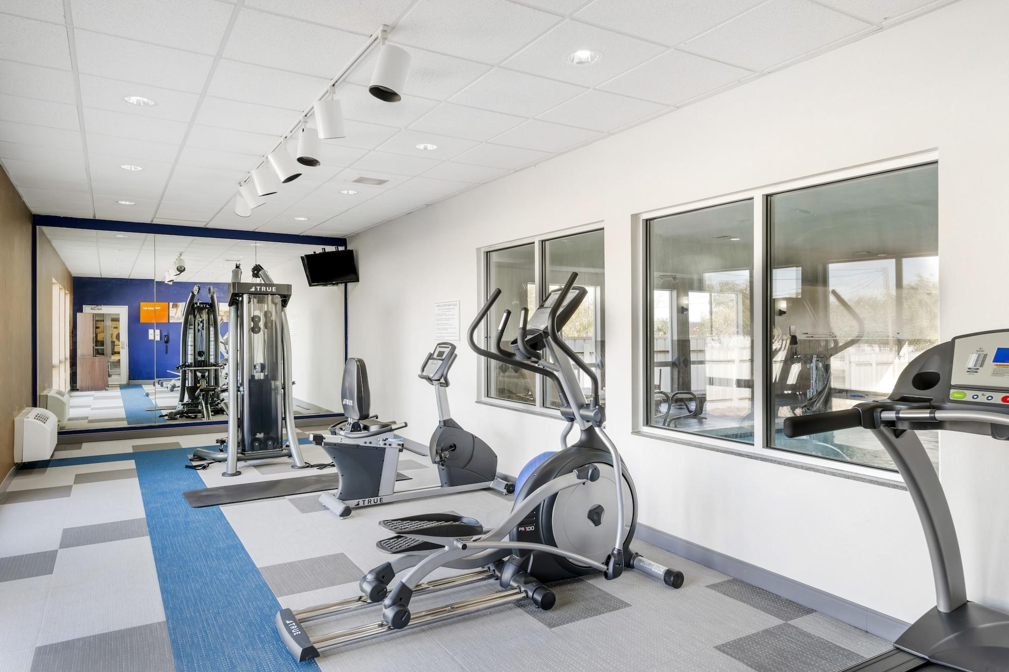 Gimnasio Comfort Suites Pecos