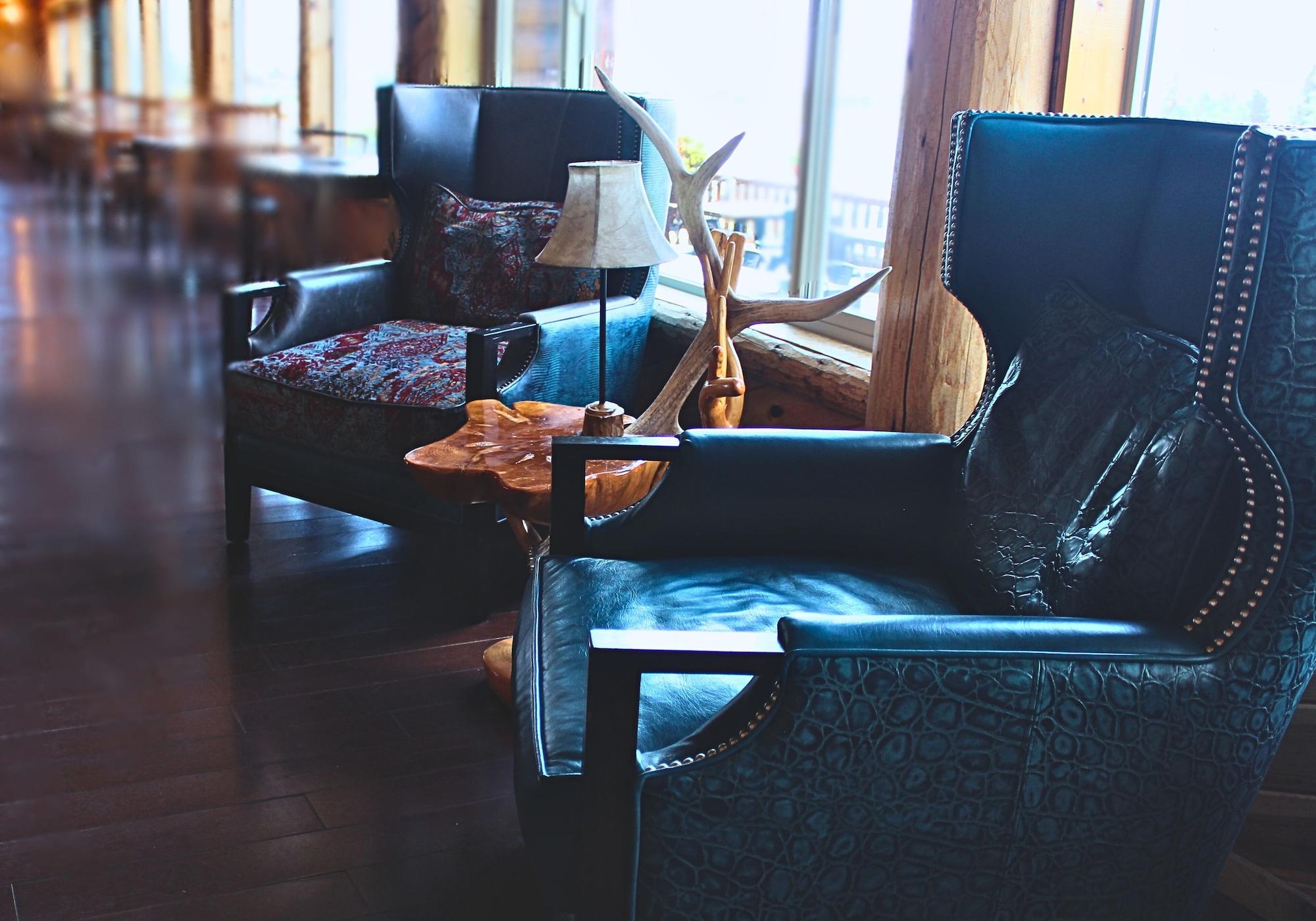 Vista Lobby Anglers Lodge