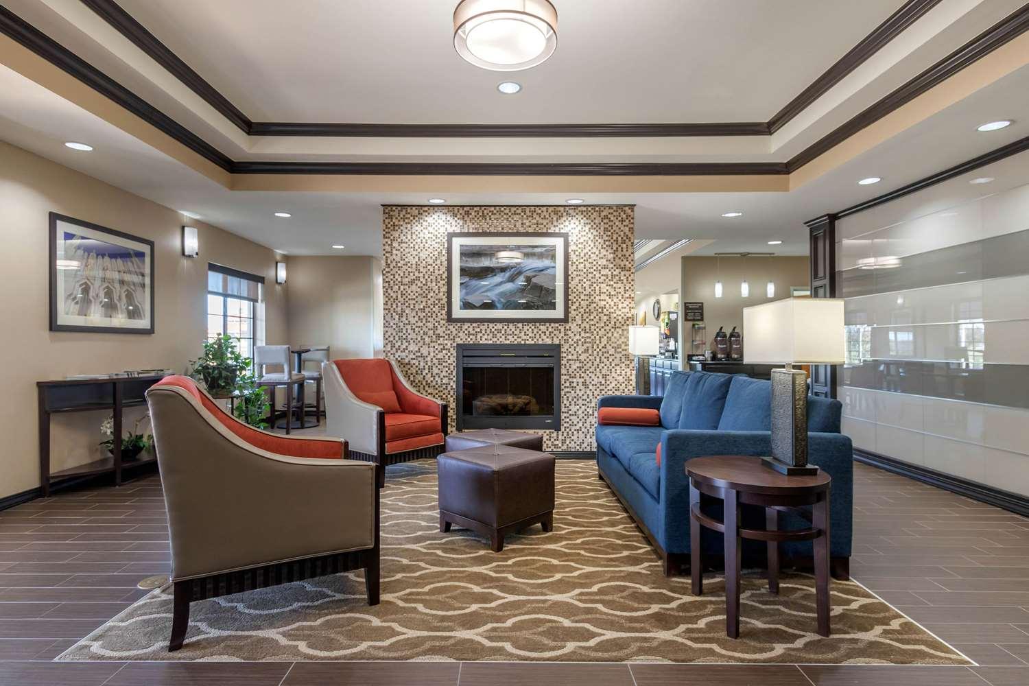 Vista Lobby Comfort Inn & Suites Glenpool