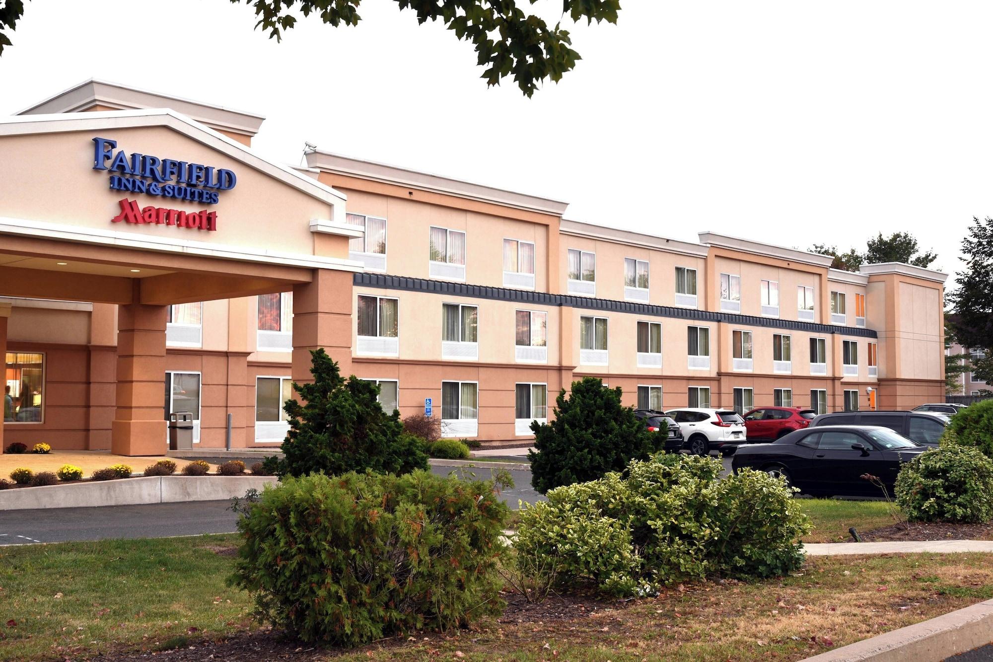 Varios Fairfield Inn & Suites Hartford Airport