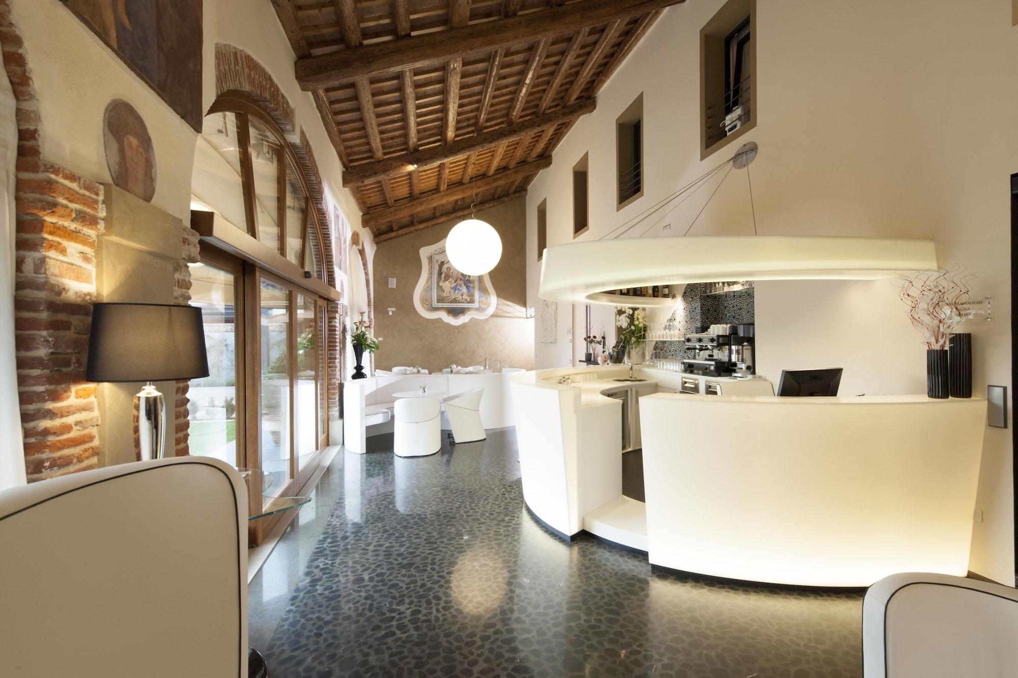 Vista Lobby Villa Solaris