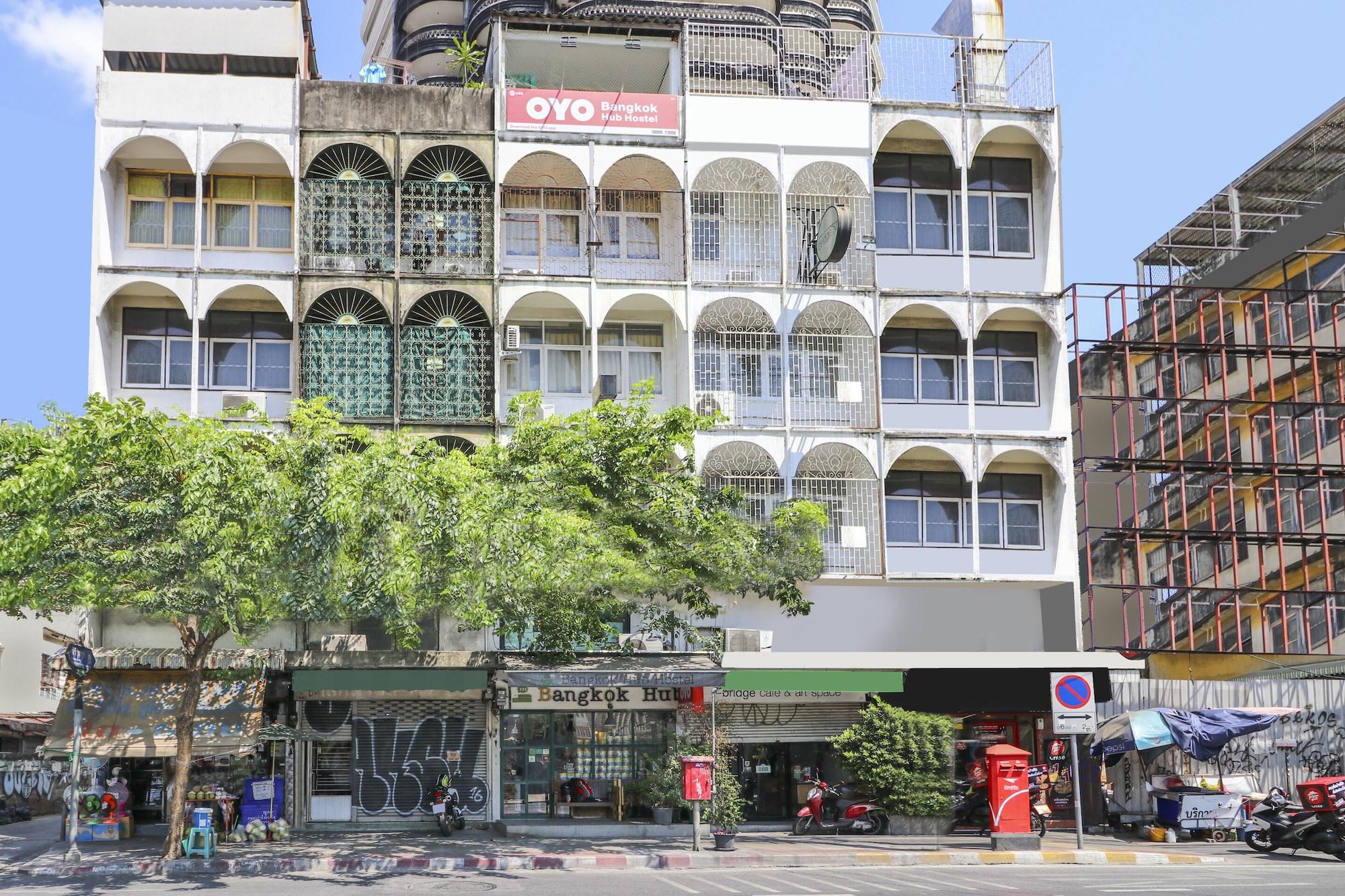 Varios Bangkok Hub Hostel