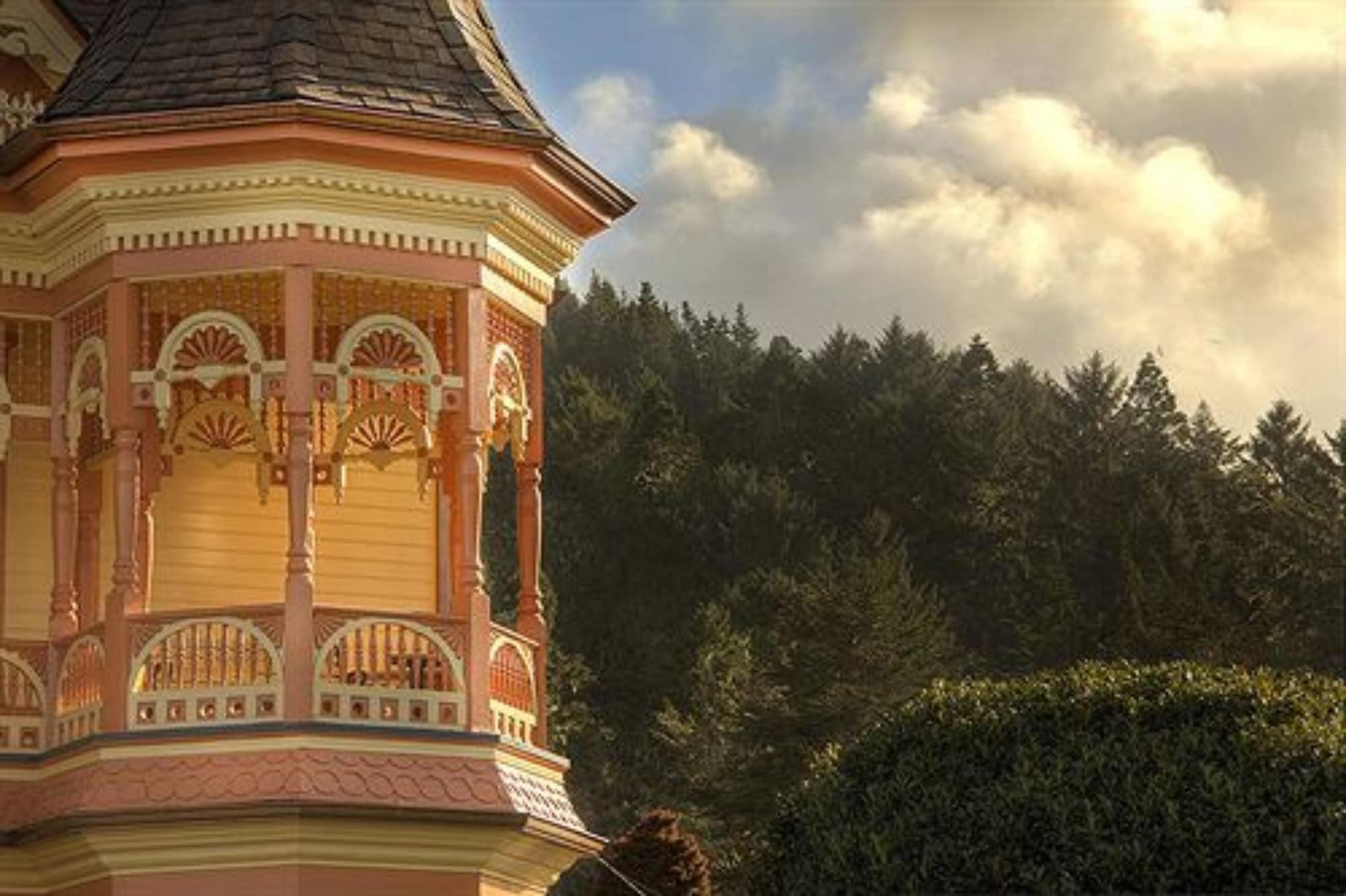 Vista Exterior Gingerbread Mansion Inn