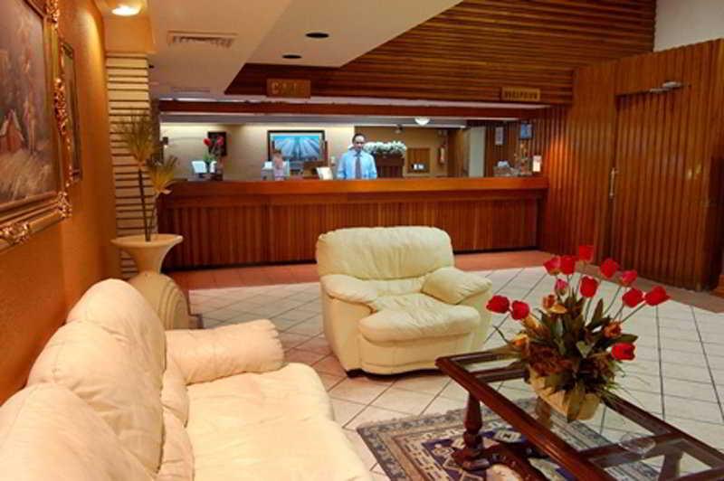 Vista Lobby Hotel Real Plaza