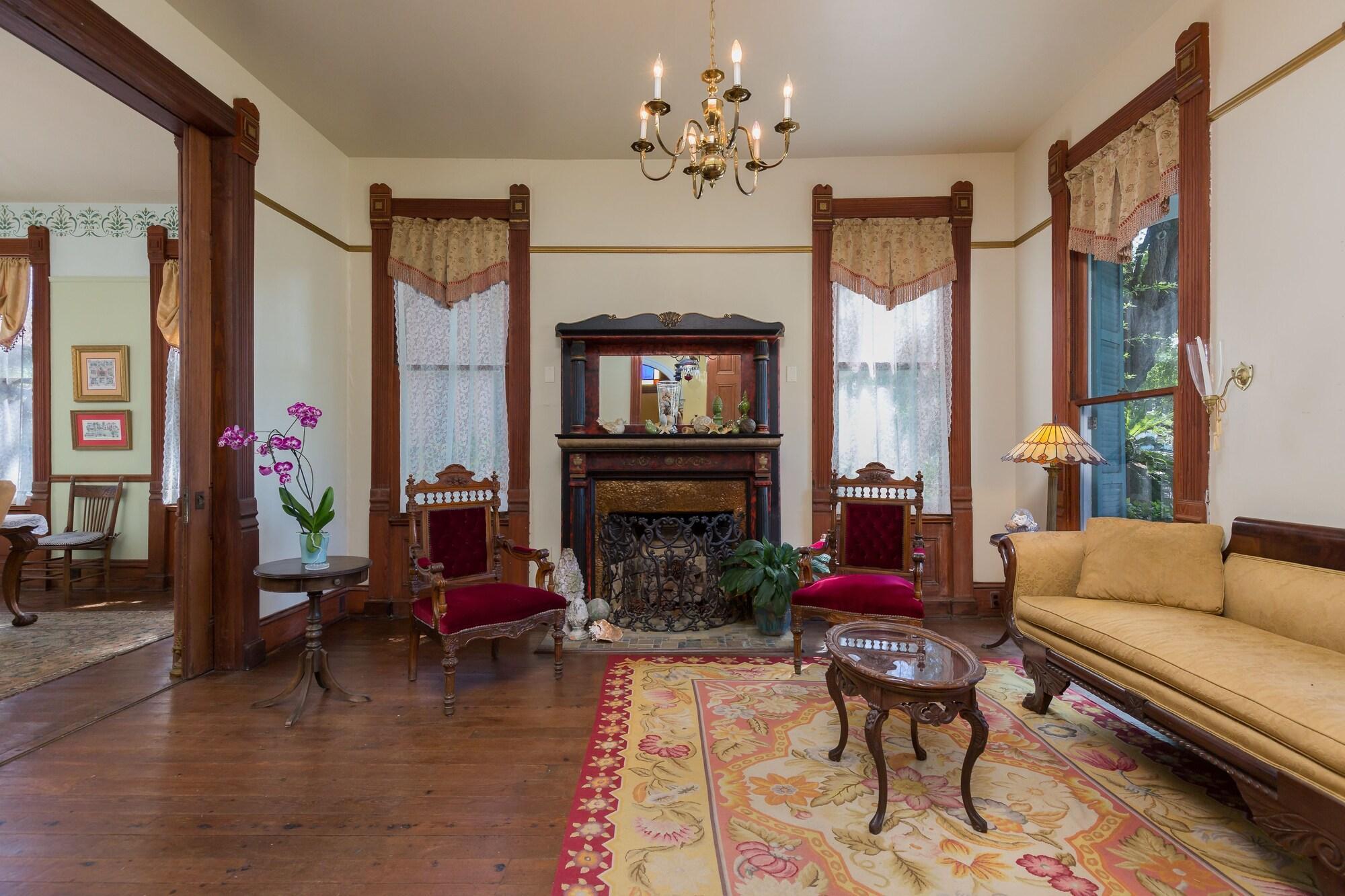 Vista Lobby Coppersmith Inn B&B