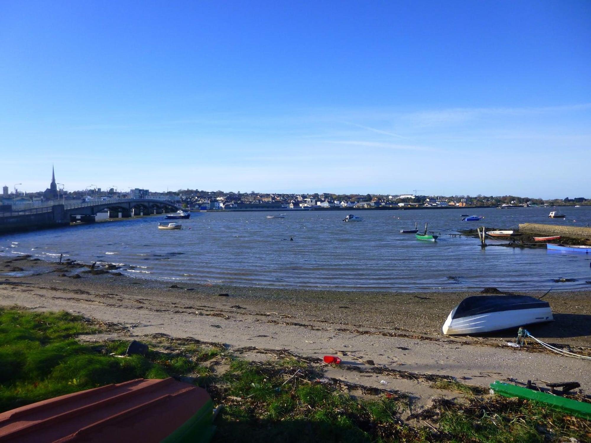 Playa Riverbank House Hotel