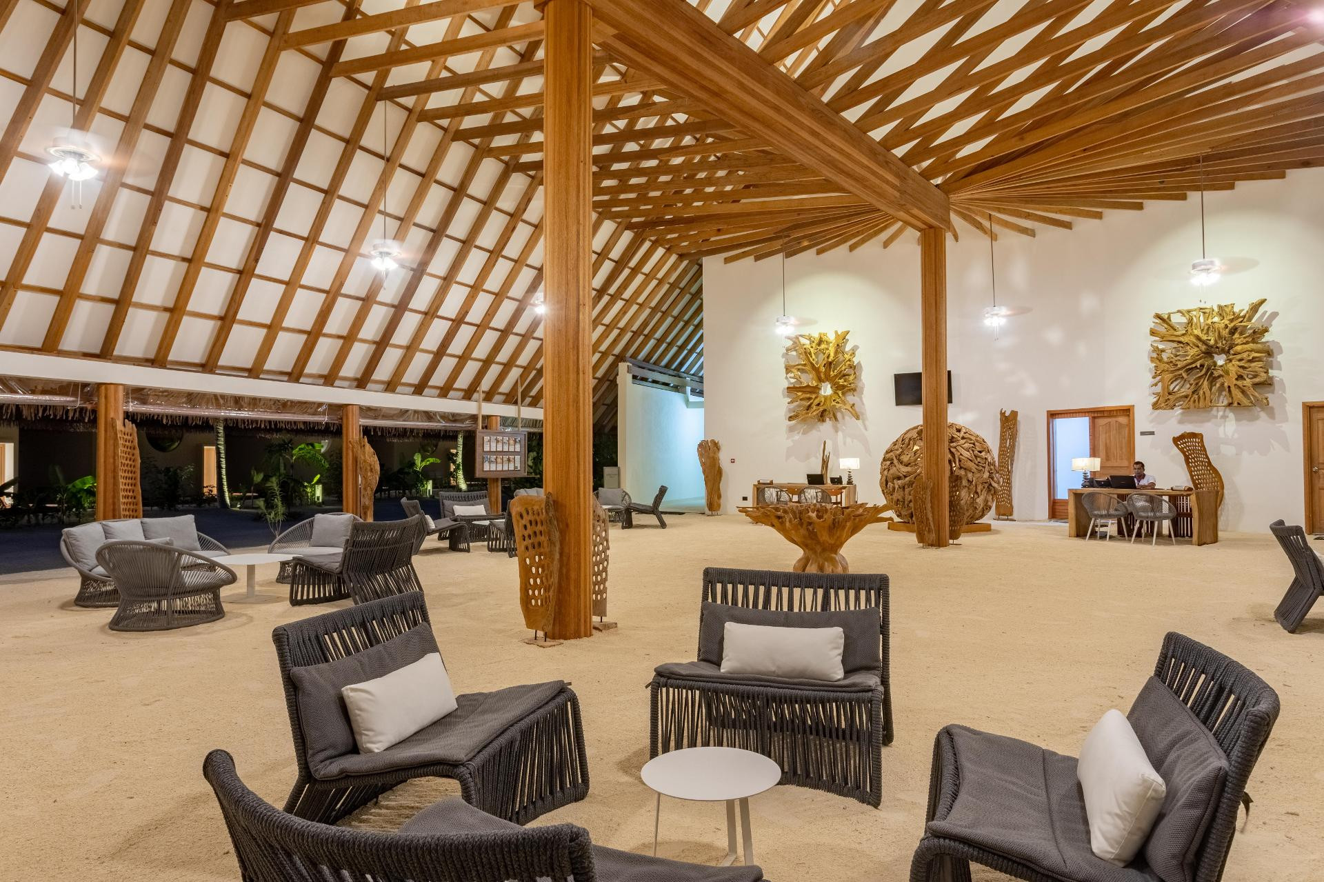 Vista Lobby Cinnamon Velifushi Maldives 