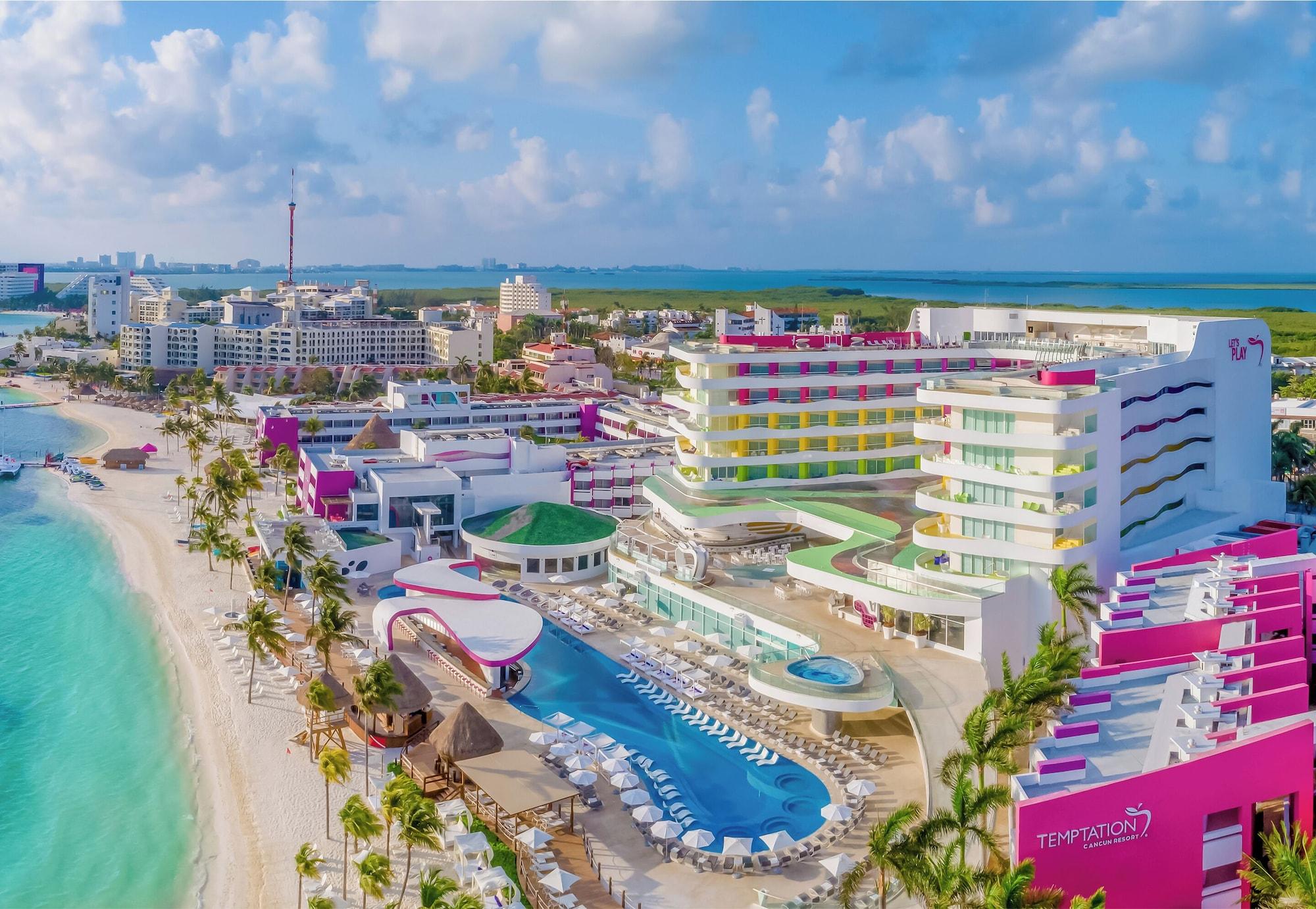 Vista Exterior Temptation at The Tower Cancún All Inclusive - Adults Only
