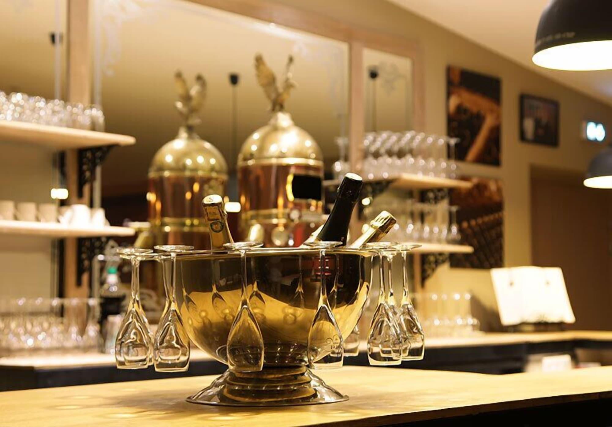 Bar/Salón Domaine Sacret Champagne Chambre d'hôtes