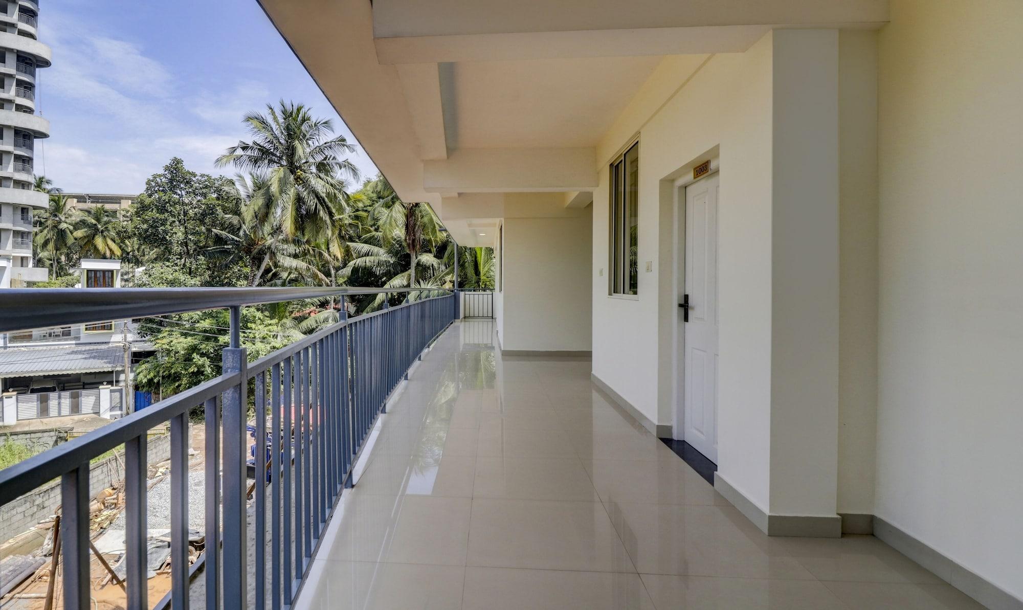 Vista Lobby Itsy Hotels Ushodaya Royal Residency